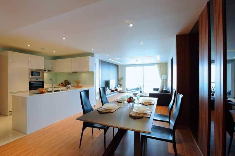 The Privilege Residence Patong Exteriör bild